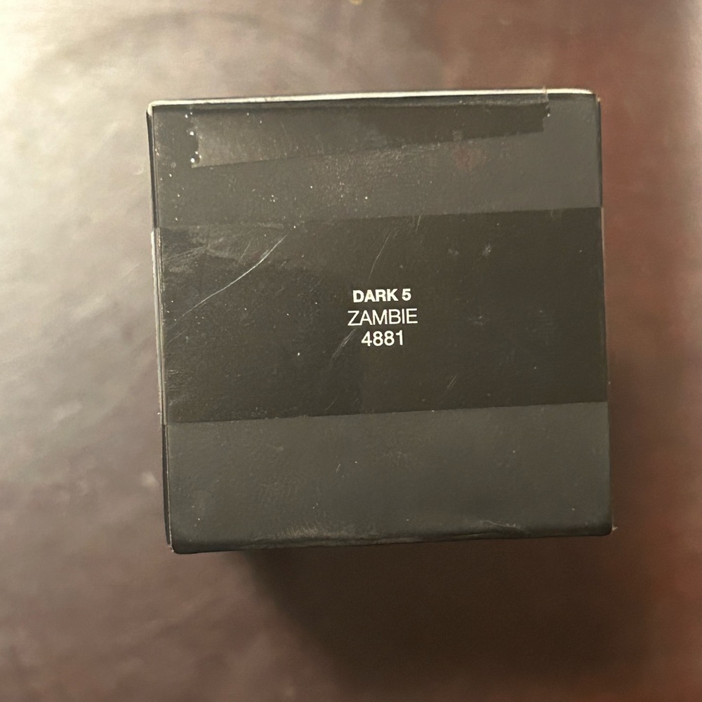 Nars Sheer Glow Foundation in Zambie